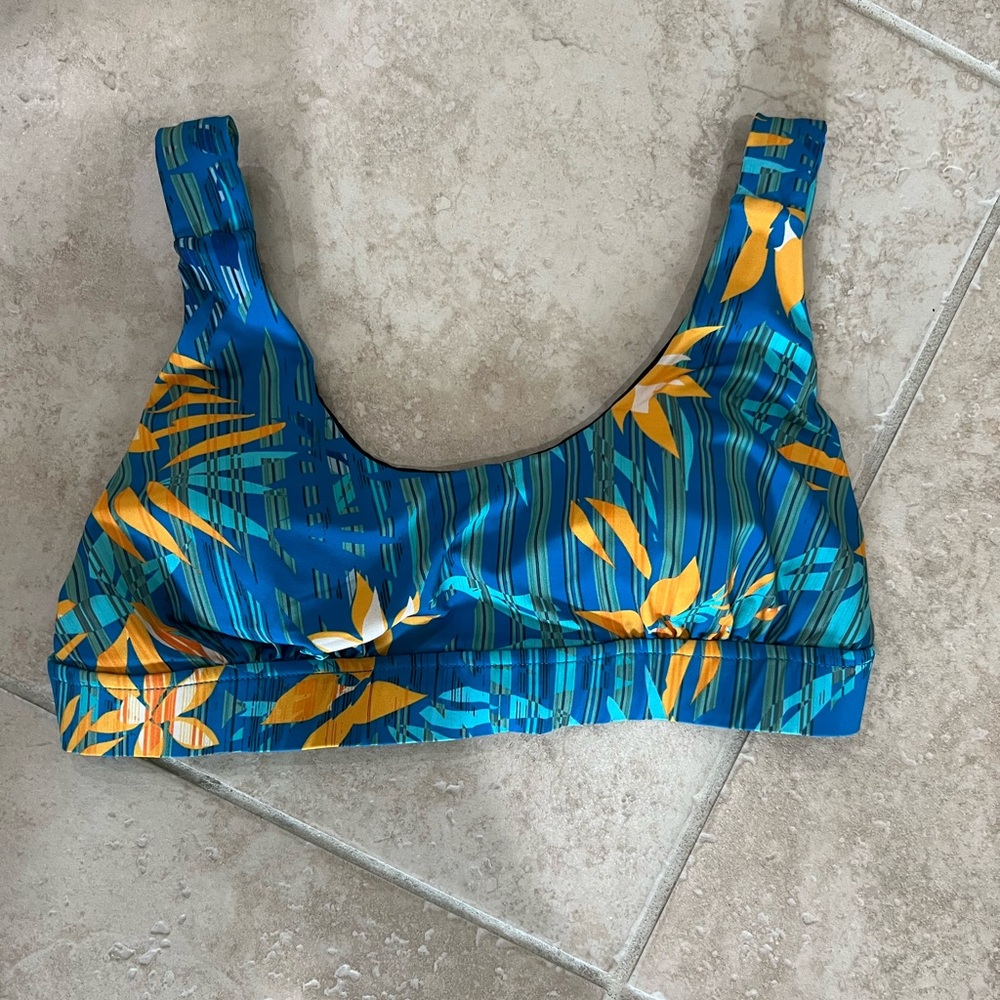 Simple Floral Venus Swim Top